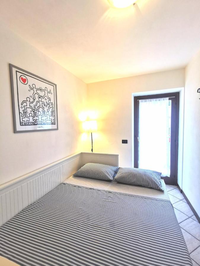 Old Town Apartment With Terrace - Live Love Lake Πεσκιέρα ντελ Γκάρντα Εξωτερικό φωτογραφία