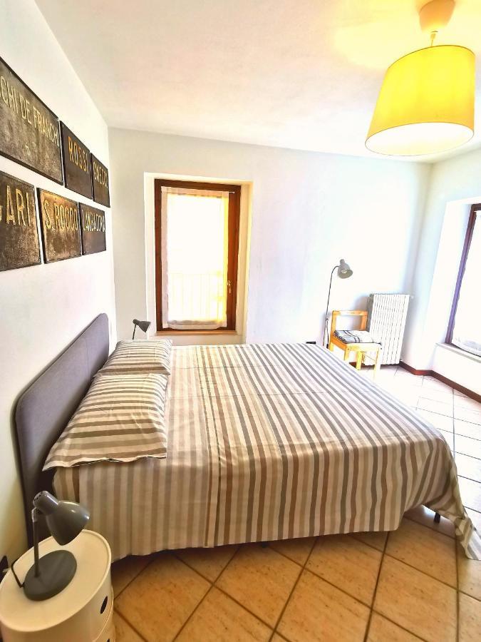 Old Town Apartment With Terrace - Live Love Lake Πεσκιέρα ντελ Γκάρντα Εξωτερικό φωτογραφία