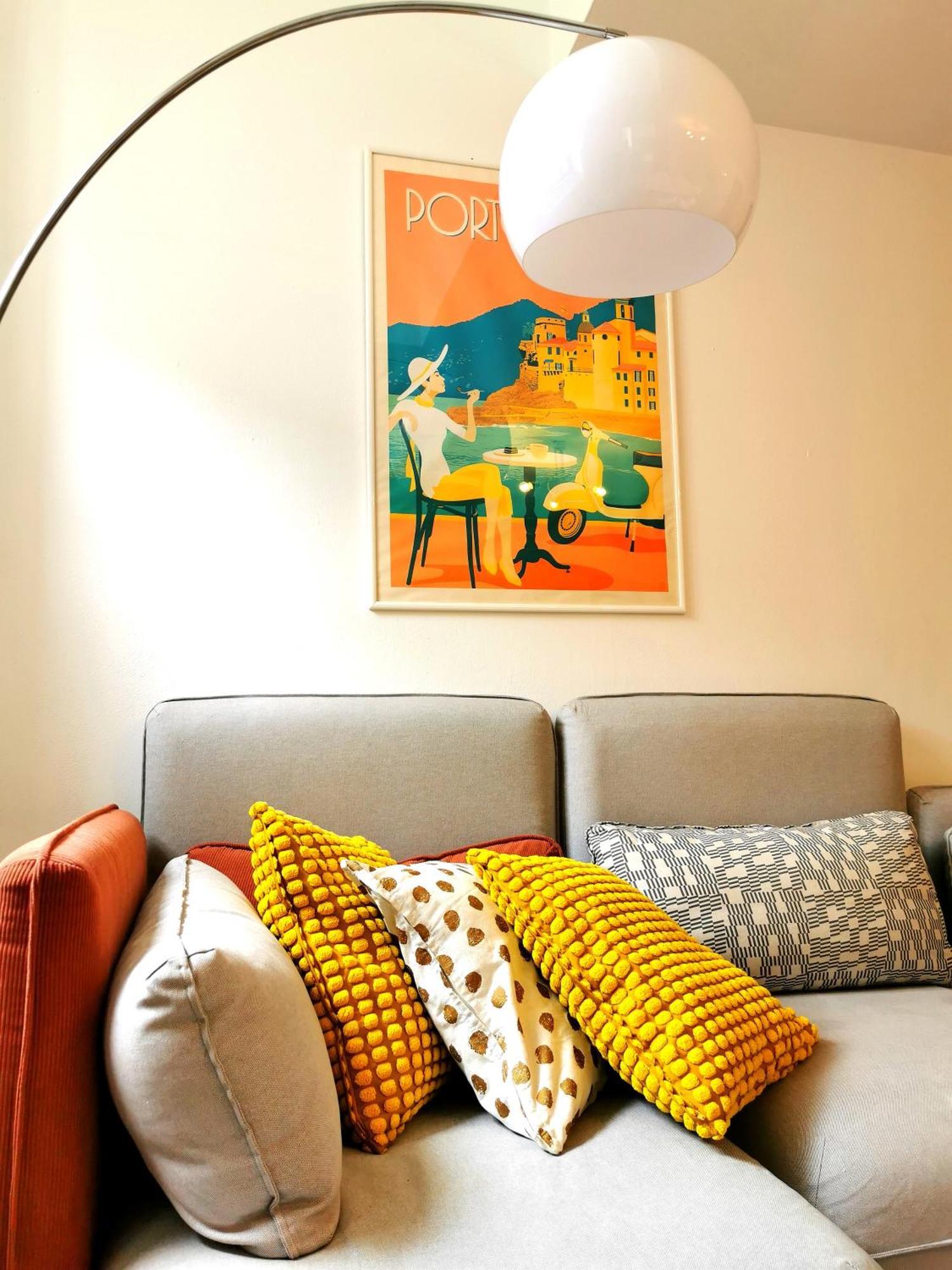 Old Town Apartment With Terrace - Live Love Lake Πεσκιέρα ντελ Γκάρντα Εξωτερικό φωτογραφία